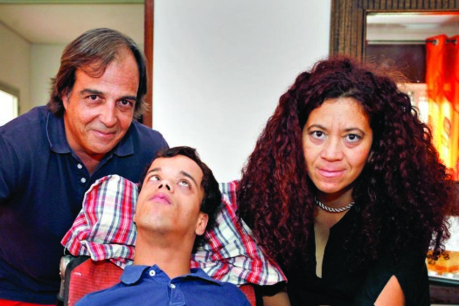 jovem, Diogo Noronha, portador de paralisia cerebral