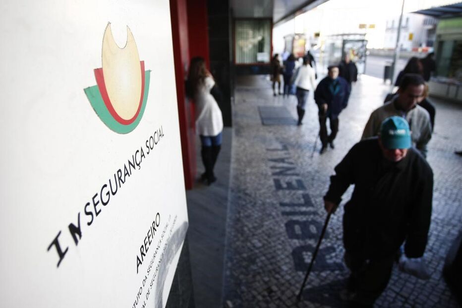 10-11-2015_12_01_38 Segurança Social.jpg