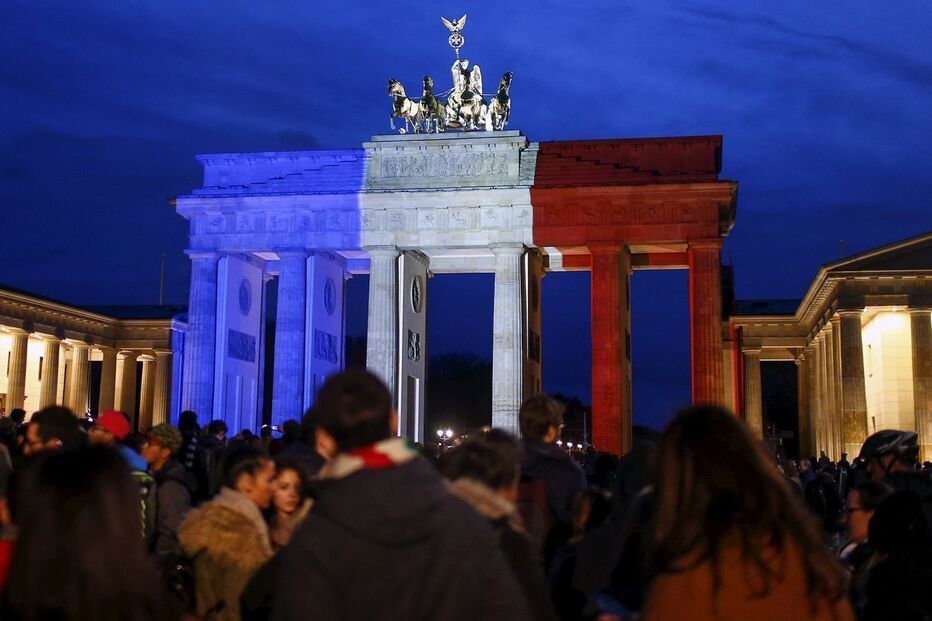 massacre, Paris, atentado, terrorismo, monumentos, França, homenagem