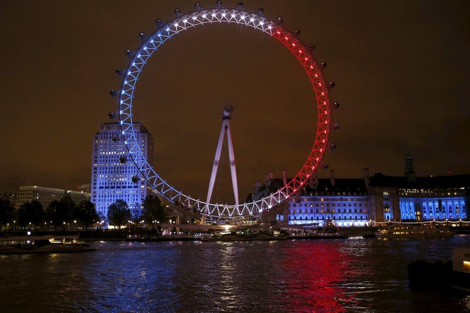 massacre, Paris, atentado, terrorismo, monumentos, França, homenagem