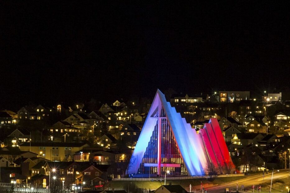 massacre, Paris, atentado, terrorismo, monumentos, França, homenagem