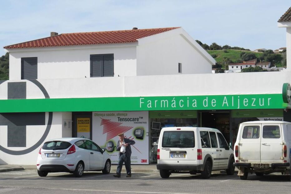 16-11-2015_22_08_55 20 farmácia.jpg