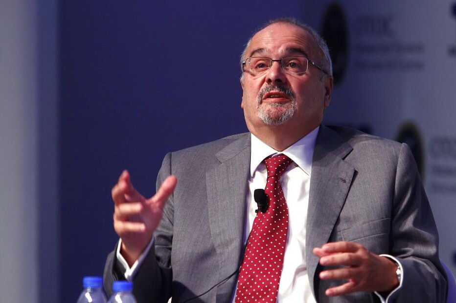 João Vieira Lopes, presidente da Confederação do Comércio e Serviços de Portugal, feriados, Angela Merkel, economia, negócios e finanças, política