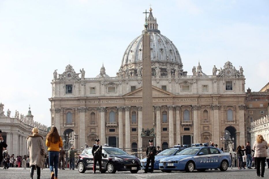 Vaticano, Santa Sé, Comissão Investigadora dos Organismos Económicos e Administrativos da Santa Sé, religião