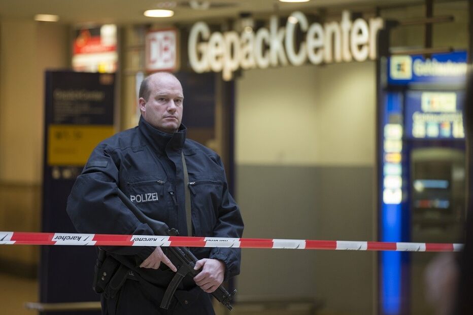 Alemanha, Holanda, Arena, espionagem, política, distúrbios, guerras e conflitos