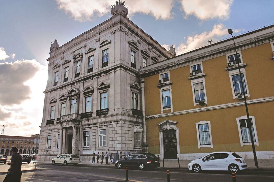 subsídios, dados, benefícios, GPS, colégios, subvenções, Inspeção-Geral de Finanças