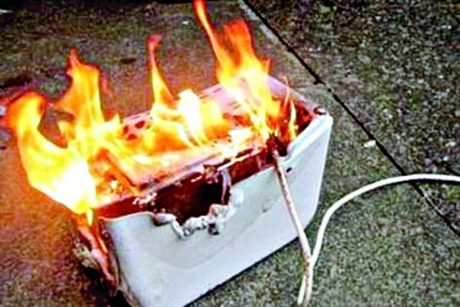 torradeira, incêndio, insólito, Facebook