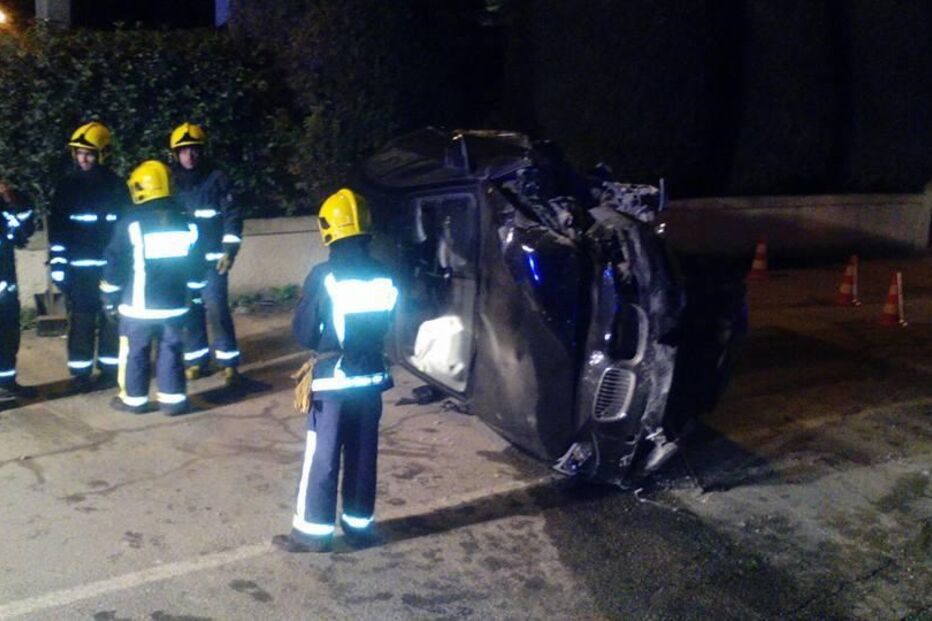 Capotamento, acidente, BMW, casal, GNR, Guarda Nacional Republicana, Lordelo, despiste, Vizela, Moreira de Cónegos, Vizela, Guimarães, hospital de Guimarães