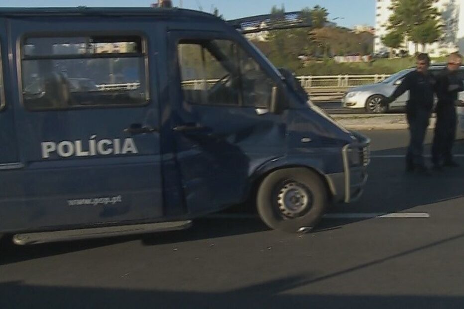Colisão, Lisboa, avenida Lusíada, Hospital Santa Maria, acidentes e desastres
