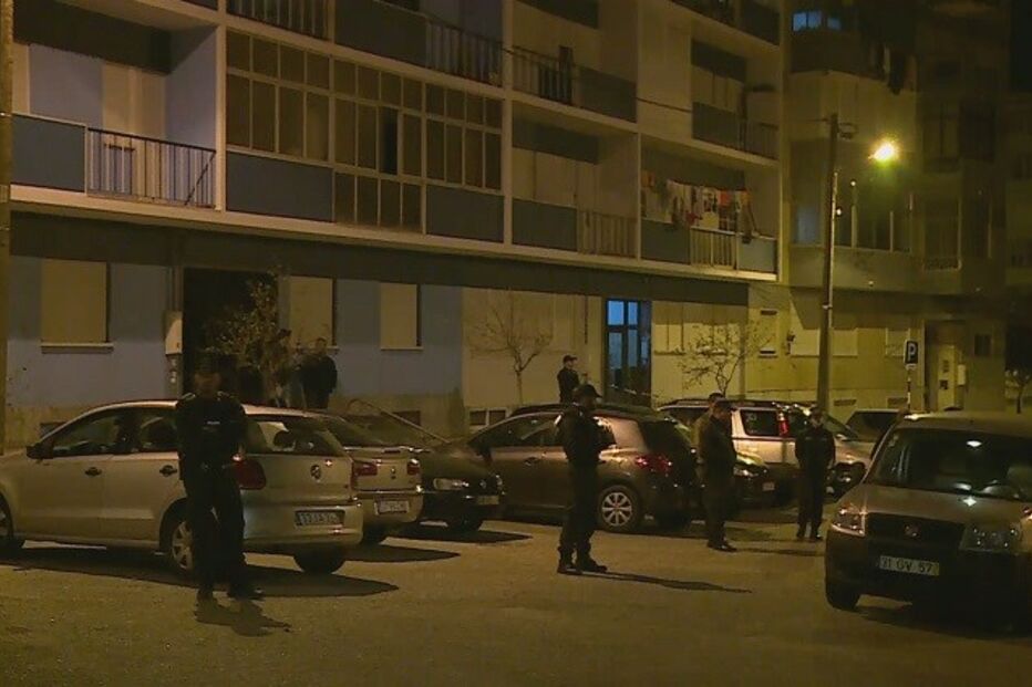 Homicídio, Laranjeiro, Rua Diogo Cão, crime, crime, lei e justiça, PSP, Polícia Judiciária