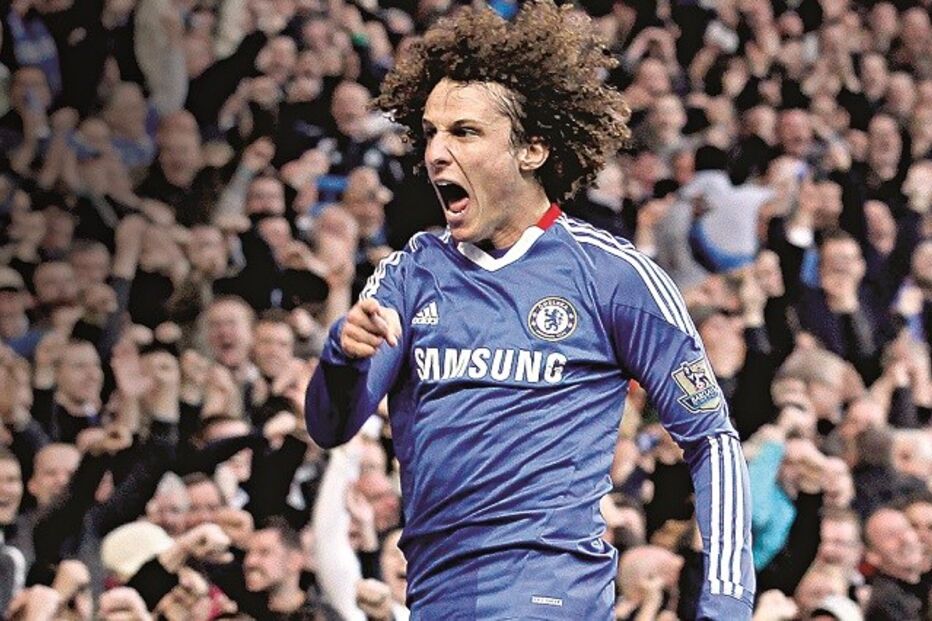 António Figueiredo, David Luiz, Instituto de Registos e Notariado, Serviço de Estrangeiros e Fronteiras, Inglaterra, Benfica, Miguel Macedo, Ministério Público, vistos