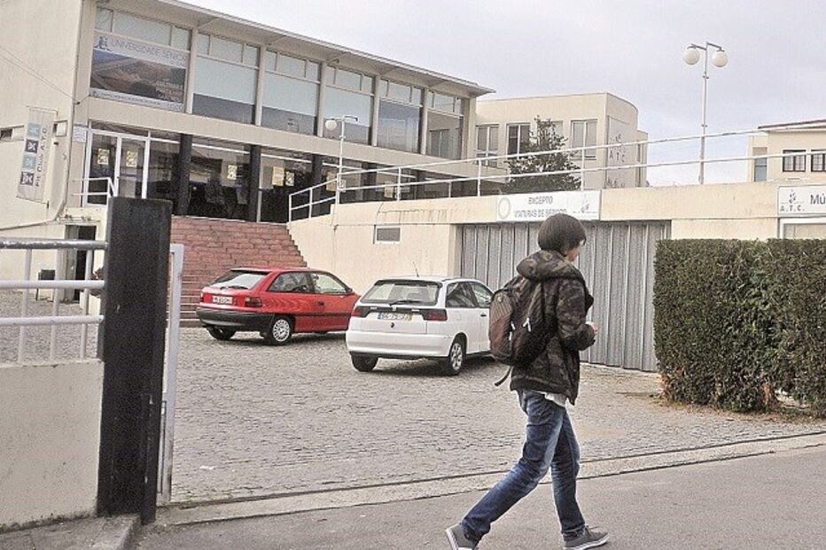 Associação Teatro Construção, Vila Nova de Famalicão, GNR, Tribunal de Famalicão, ladrão, assalto