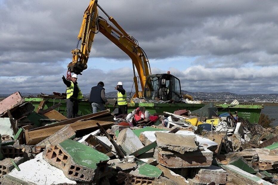 Câmara de Faro, Formosa, PCP, Sociedade Polis, Tribunal Administrativo de Loulé, Assembleia Geral da Câmara de Faro, Governo