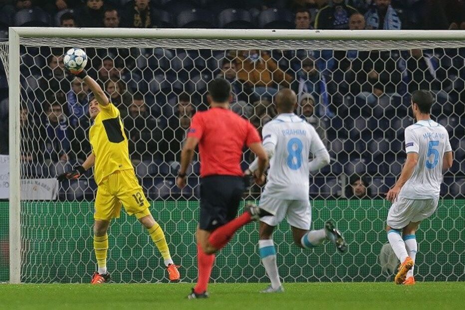 Iker Casillas, FC Porto, Dínamo Kiev, Liga dos Campeões, Derlis Gonzalez, Espanha, Real Madrid