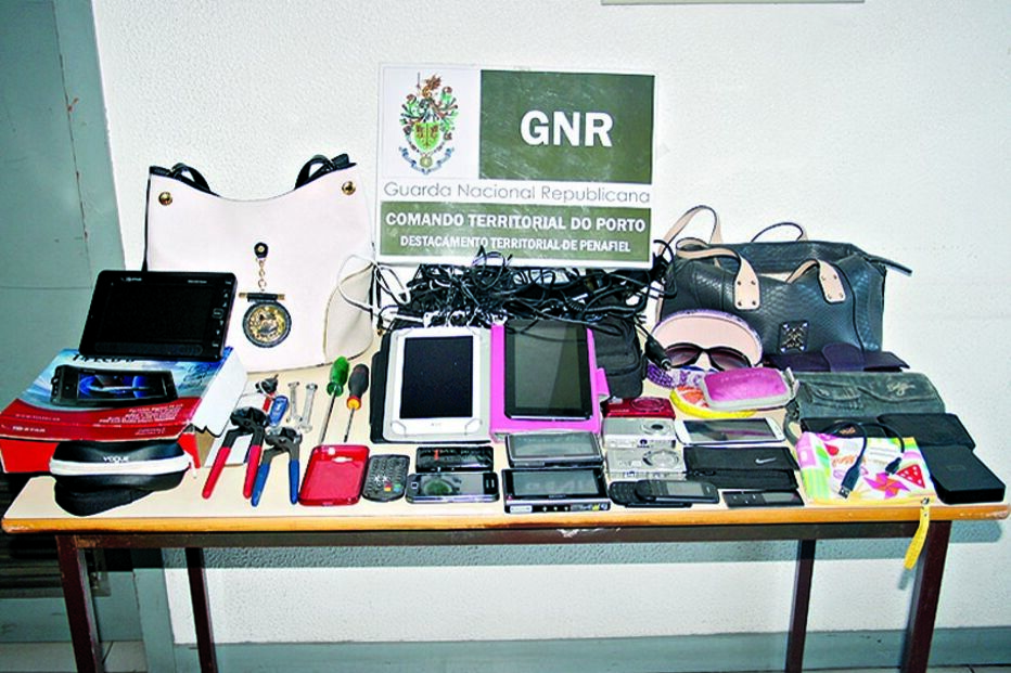 ladrão, funerais, suspeito, igreja,Baltar, Paredes