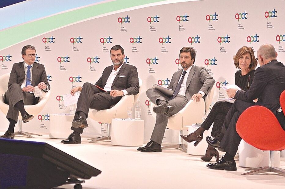 TDT, canais, Esquerda, governo, serviço público, distribuição, RTP, SIC, TVI