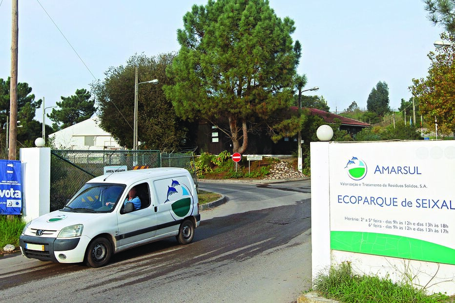 bebé, lixeira, PJ, Setúbal, aterro, resíduos, Seixal