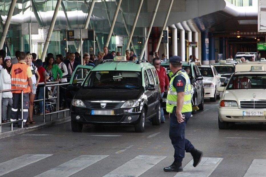 Aeroporto da Portela, PSP, Lisboa, Hospital de Santa Maria, Uber Portugal, taxistas