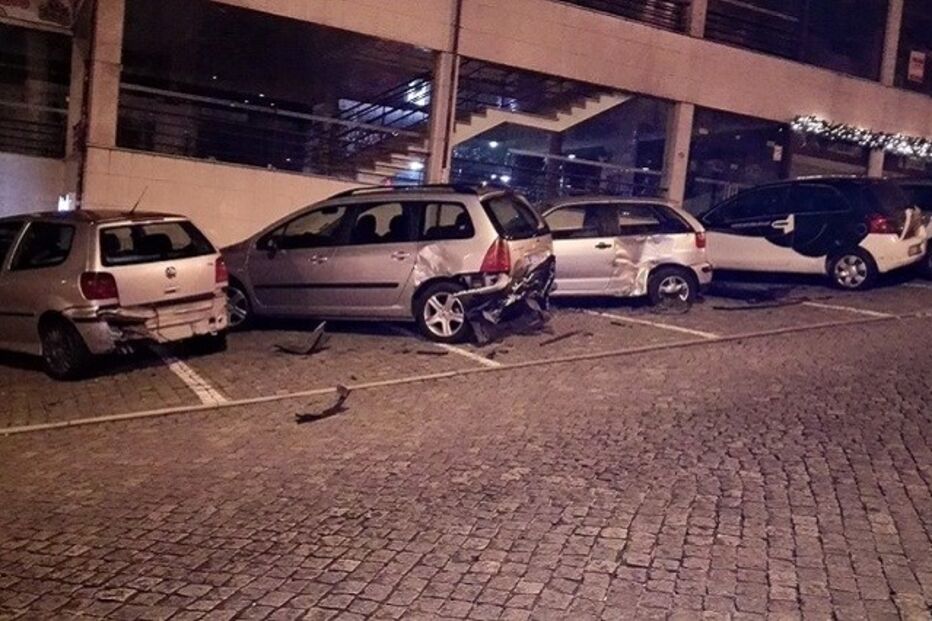 Casa do Benfica, Paredes, BMW, álcool, tribunal, jovem, abalroados, carros