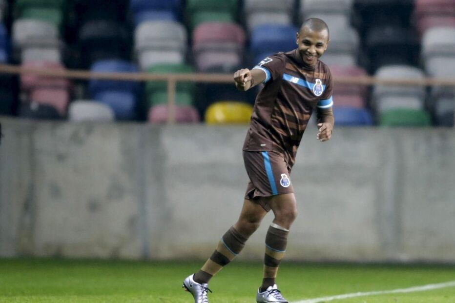 FC Porto, Aveiro, Tondela, I Liga, Benfica, Sporting, Lopetegui, futebol, Maicon, Corona, Imbula, Varela