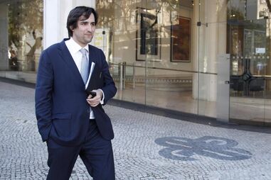 presidente da Associação dos Indignados e Enganados, Papel Comercial, Governo, economia (geral)