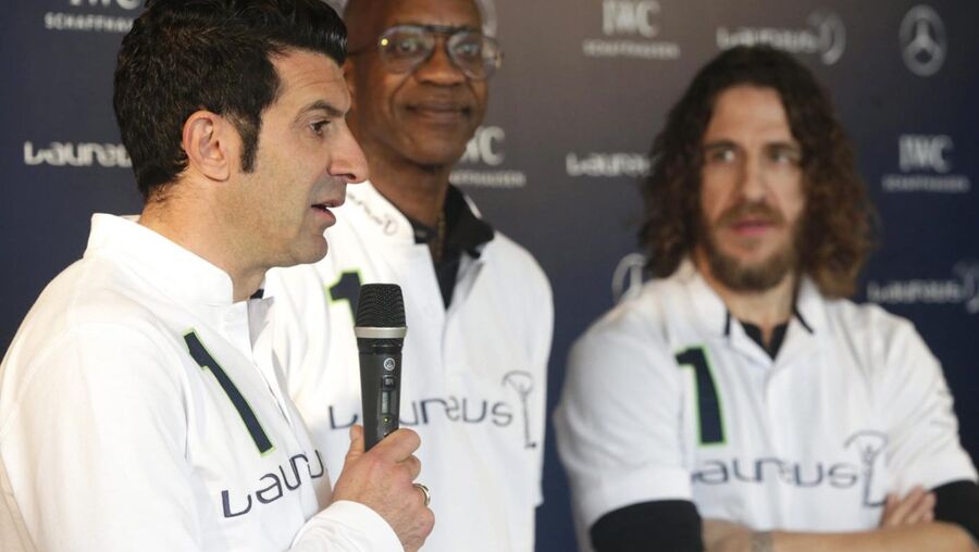 "O desporto tem a força de unir povos", disse Luís Figo