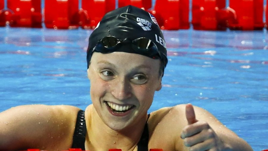 Katie Ledecky conquistou cinco medalhas de ouro e bateu três recordes do mundo
