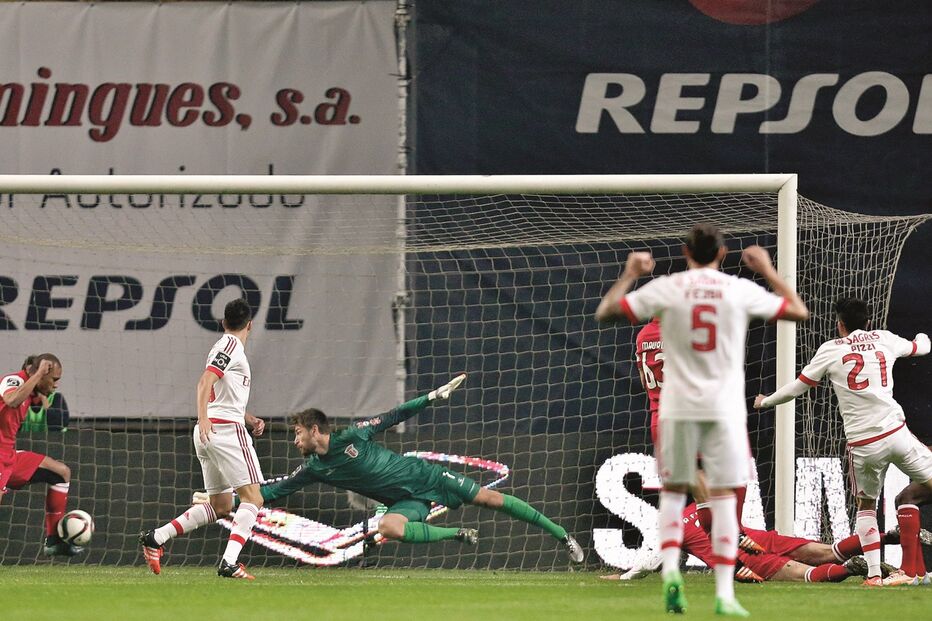 Águia resolve em 11 minutos 