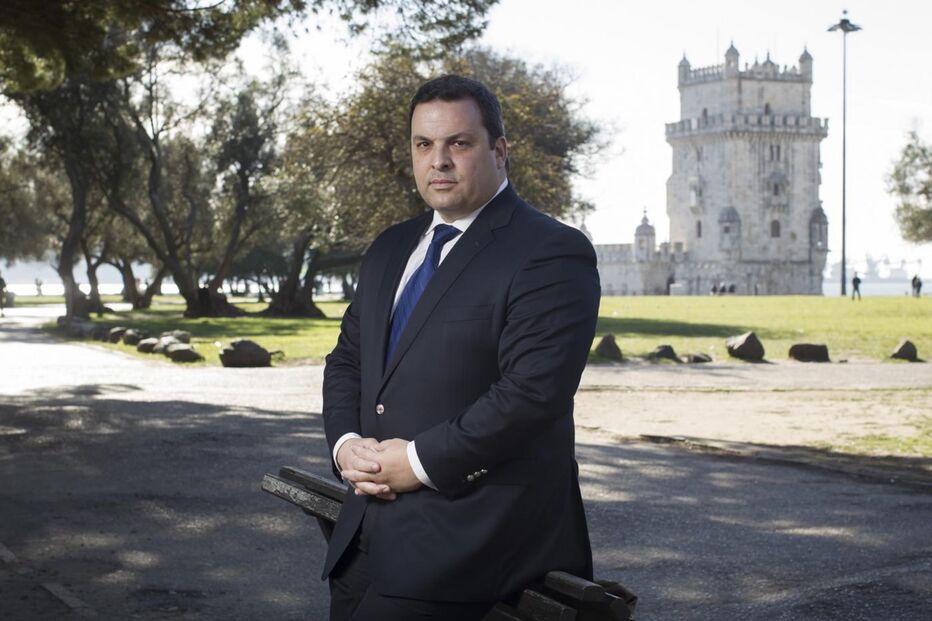 02-12-2015_00_44_18 24-25 jorge silva carvalho.jpg