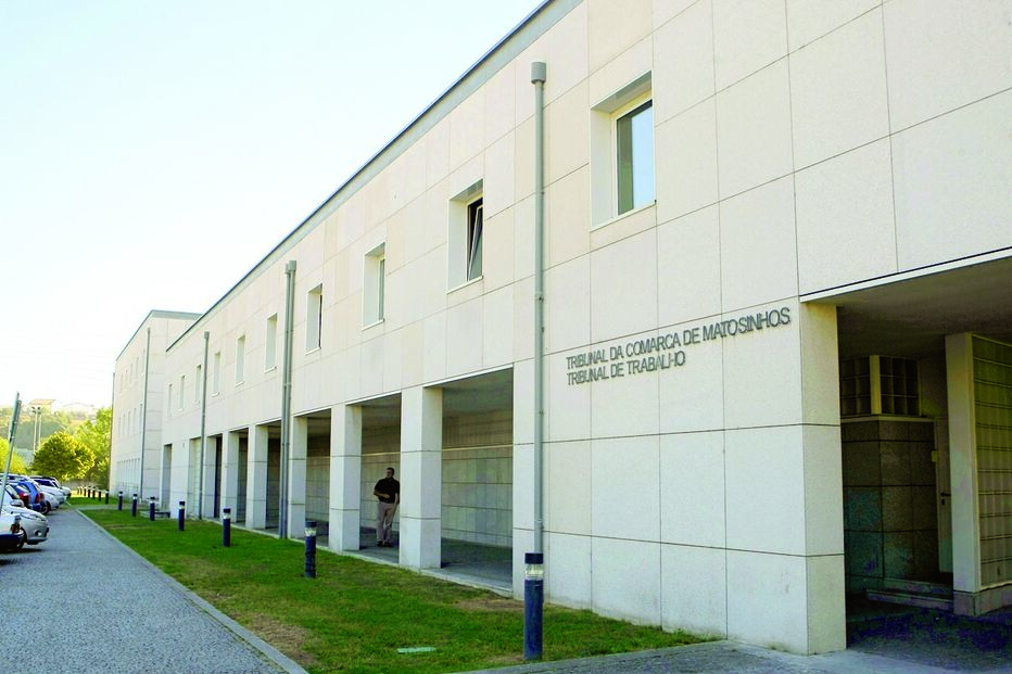 Queima carro em ataque de ciúmes 