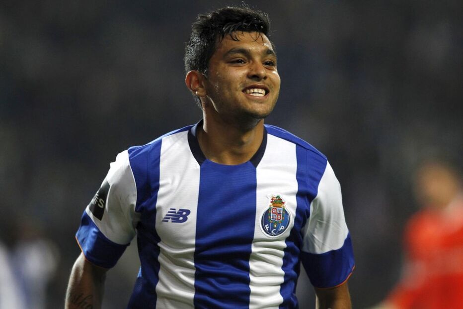 Ao minuto, FC Porto, Paços de Ferreira, futebol, I Liga, Estádio do Dragão, Julen Lopetegui, Corona