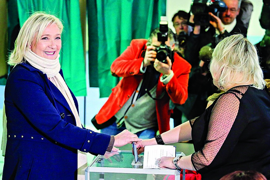 Frente Nacional, França, eleições,  Marine Le Pen, François Hollande, Paris, ataques terroristas