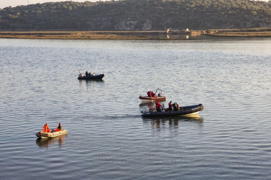 rio, Rio Arade, autoridades, resgate