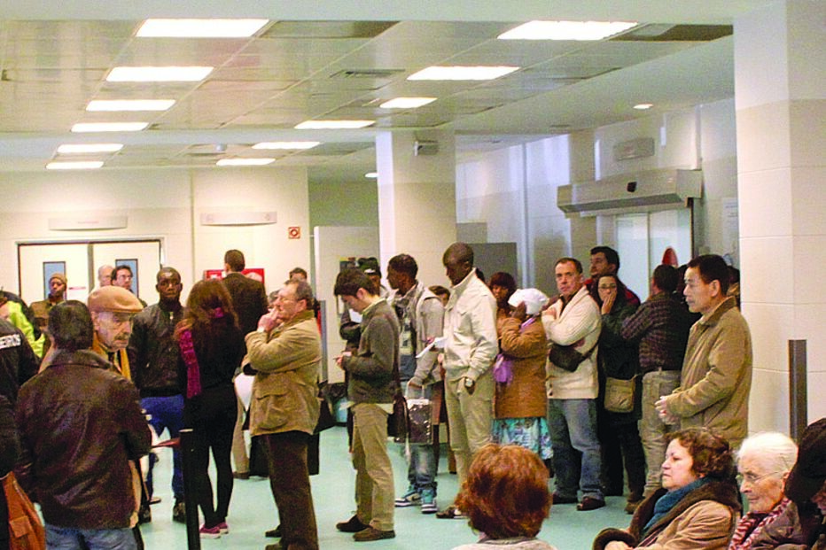 taxa, castigo, urgências, taxas moderadoras, doentes, Adalberto Campos Fernandes, Linha Saúde 24