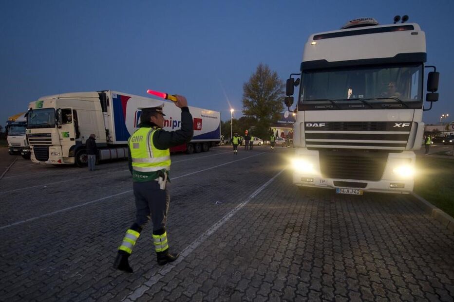 Veículos Pesados, transportes