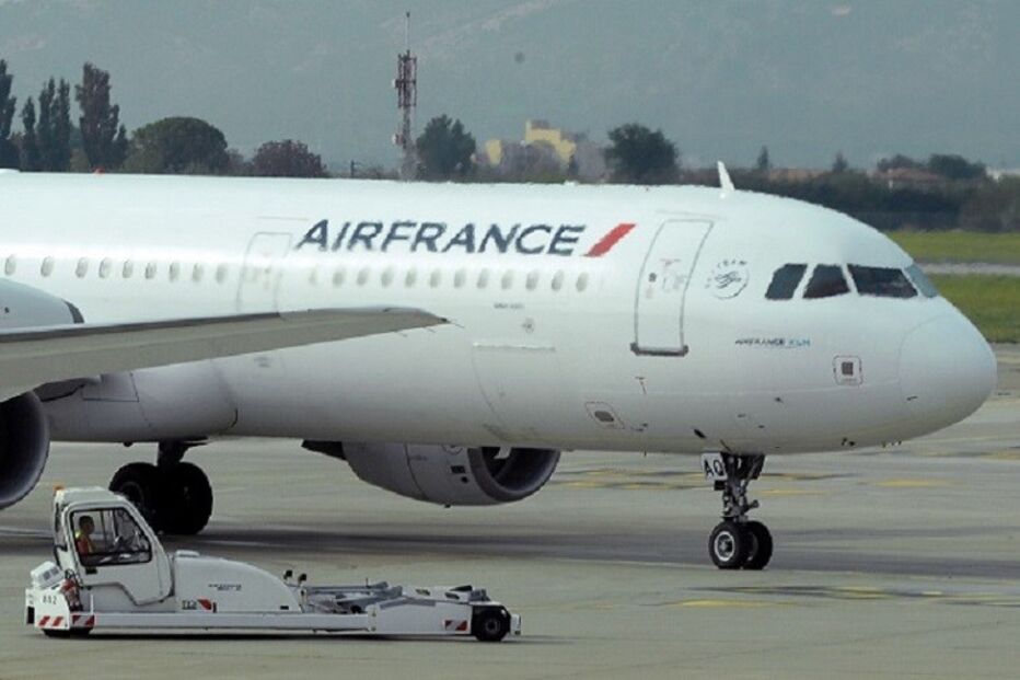 Paris, Air France-KLM, comércio externo, ataques