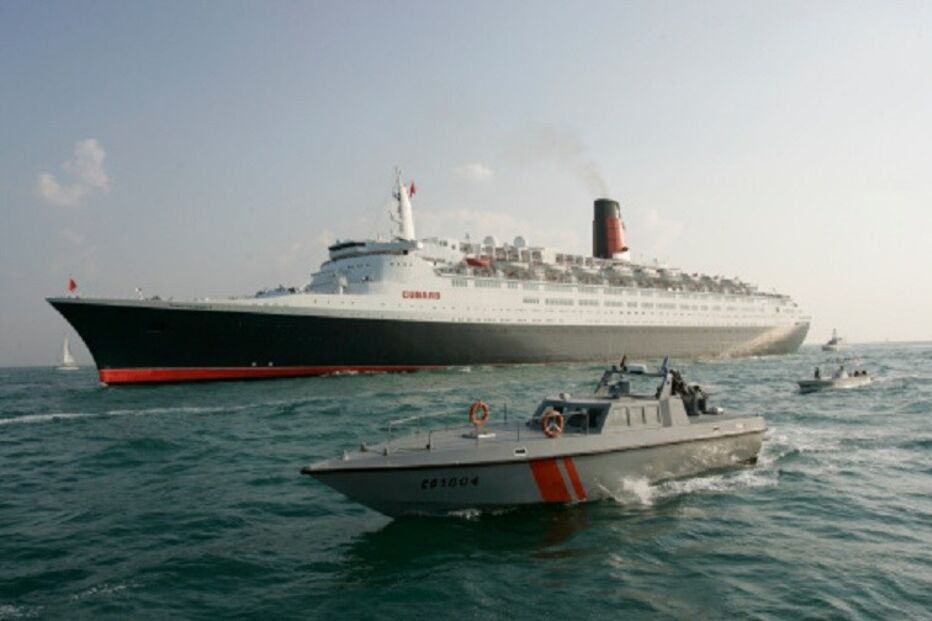 São Miguel, Força Aérea Portuguesa, Hospital de Ponta Delgada, Queen Elizabeth, Açores