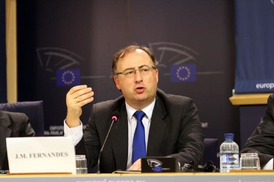 Estados-membros da UE, UE, União Europeia, refugiados, eurodeputado, José Manuel Fernandes, crise dos refugiados, Bruxelas, Parlamento Europeu