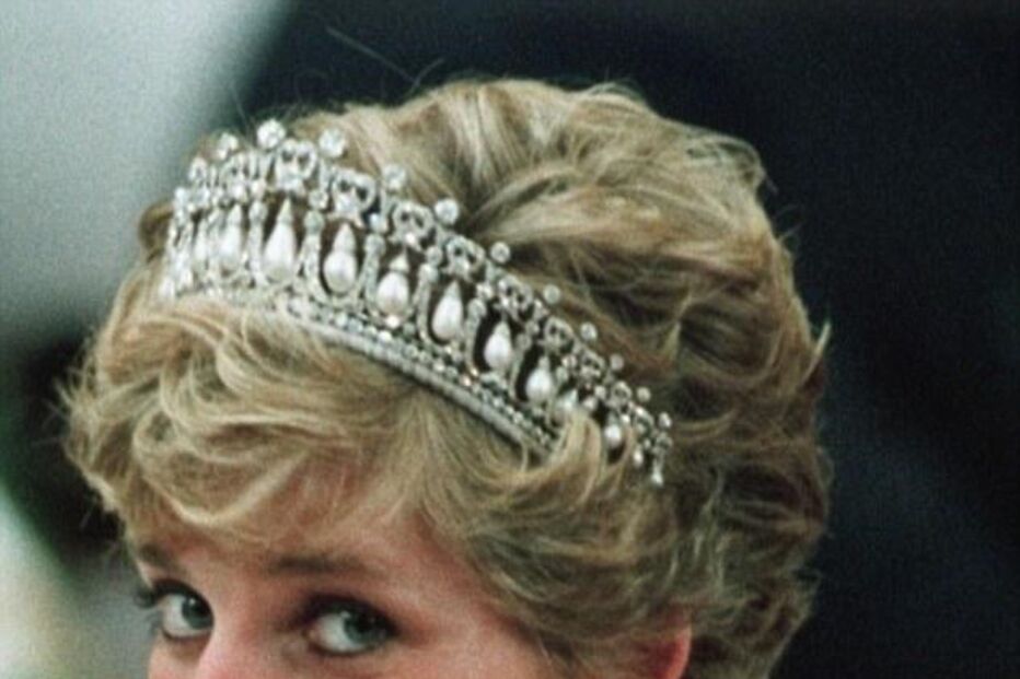 Kate Middleton, Diana, princesa, William, tiara, realeza, Inglaterra, rainha Isabel II