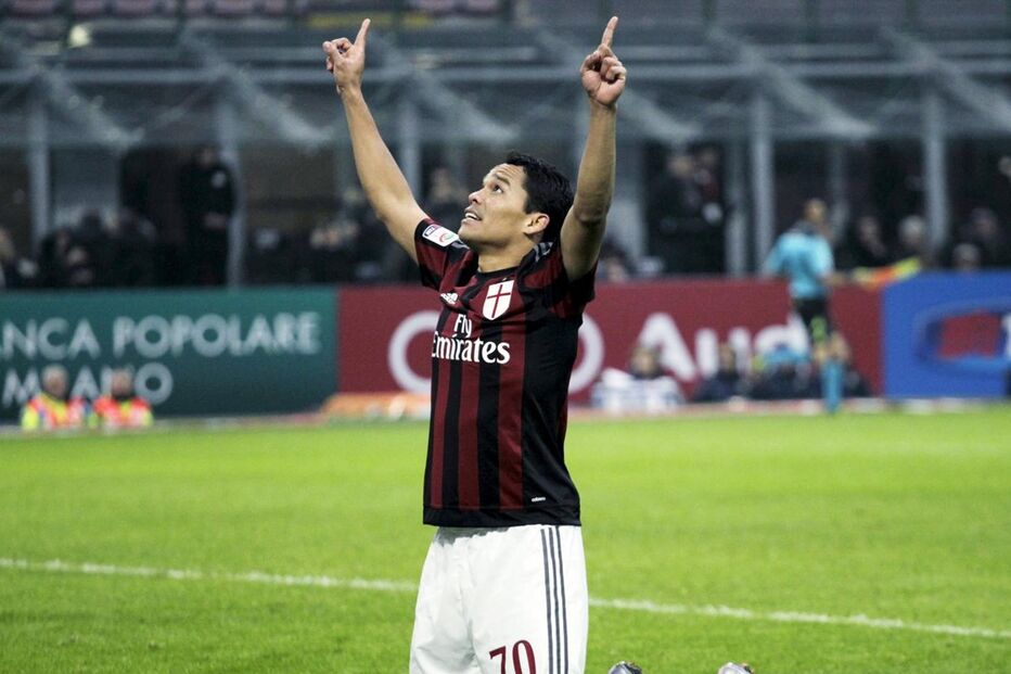 Milan, Verona, Sinisa Mihajlovic, Nigel de Jong, Luca Toni, Juventus, Fiorentina, Paulo Sousa, Série A, Inter Milão, desporto, futebol