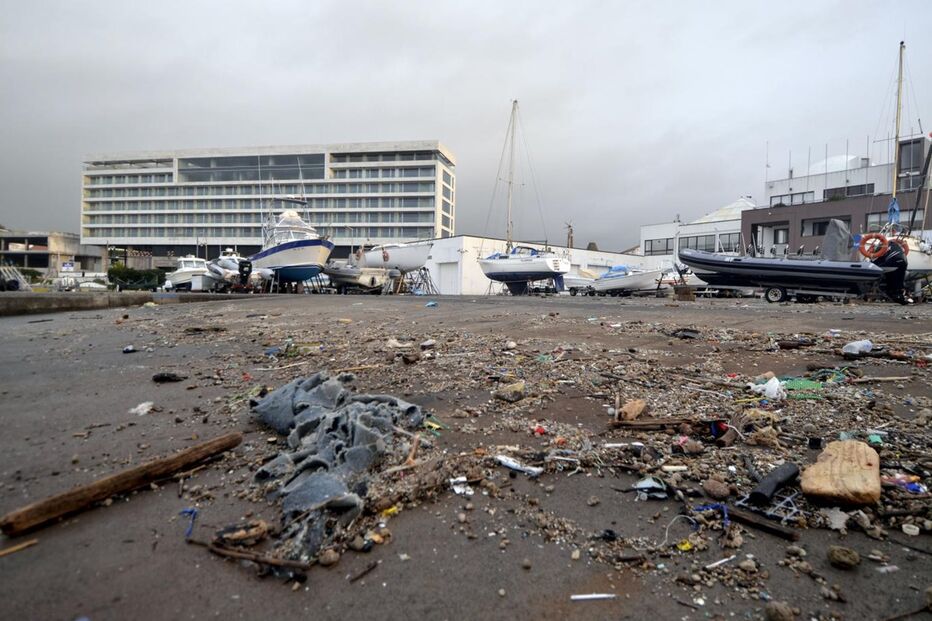 Açores, mau tempo, estragos, Ponta Delgada, São Miguel, Povoação, Angra do Heroísmo, São Jorge, Pico, Terceira