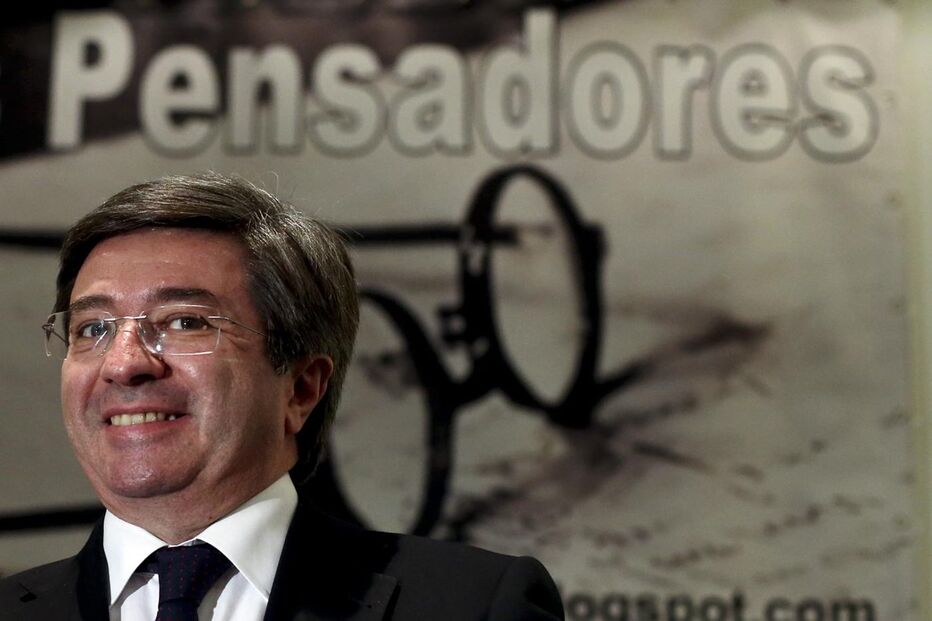 Paulo Morais, José Sócrates, Clube dos Pensadores, Vila Nova de Gaia, Orçamento do Estado, BPN, Grupo Lena, política, governo (sistema), economia, negócios e finanças