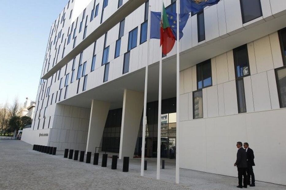 Bairro Alto, Lisboa, PJ, crime, abuso sexual, violação, faca