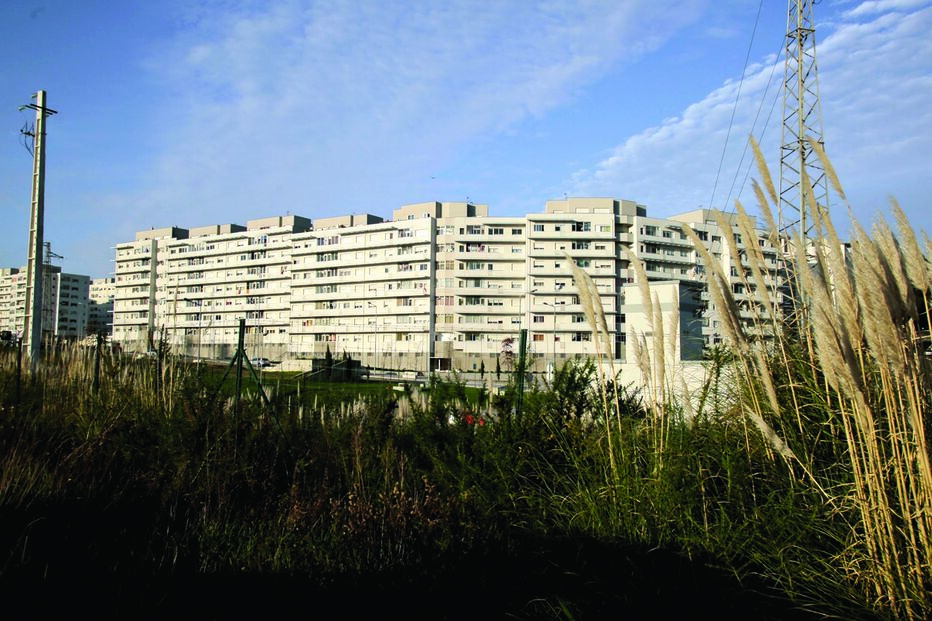 Simula assalto para culpar sogro 