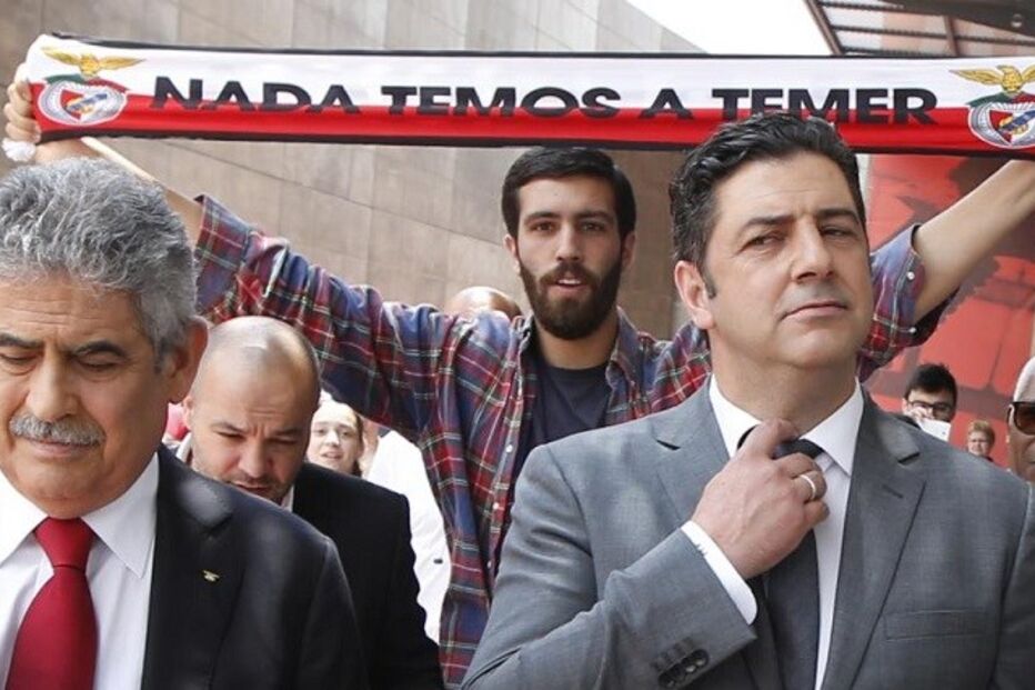 19-12-2015_05_27_43 26-27 vieira rui vitória.jpg