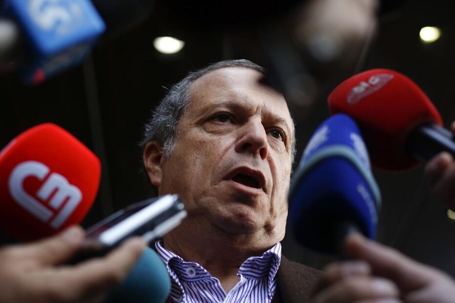 PS, Carlos César, Banif, PSD, CDS-PP, Assembleia da República, Bloco de Esquerda, BE, Pedro Filipe Soares, Banco de Portugal, economia, negócios e finanças, política, parlamento