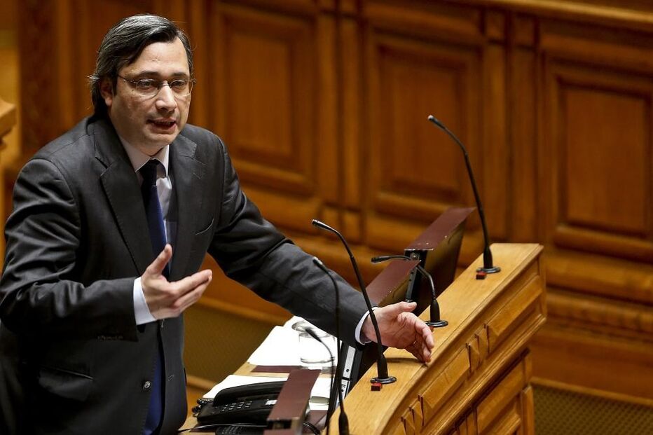 Banif, CDS-PP, Nuno Magalhães, Governo, Orçamento Retificativo, política, economia, negócios e finanças, parlamento, partidos e movimentos