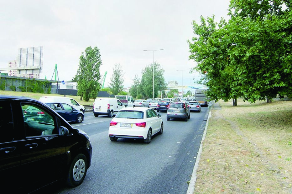Velocidade baixa na 2.ª Circular 