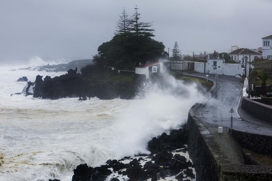 Açores, porto das Lajes do Pico, capitão do Porto da Horta, SATA Air Açores, aviação, meteorologia