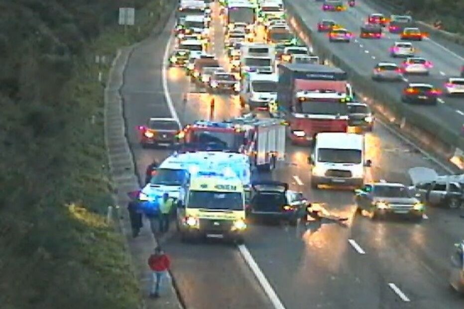 Acidente, colisão, autoestrada A1, hospital de São José, acidentes e desastres